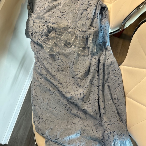 Women’s Dress - Picture 2 of 3